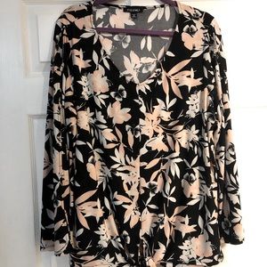 Women’s 2X Roz &Ali top. Like New Condition.